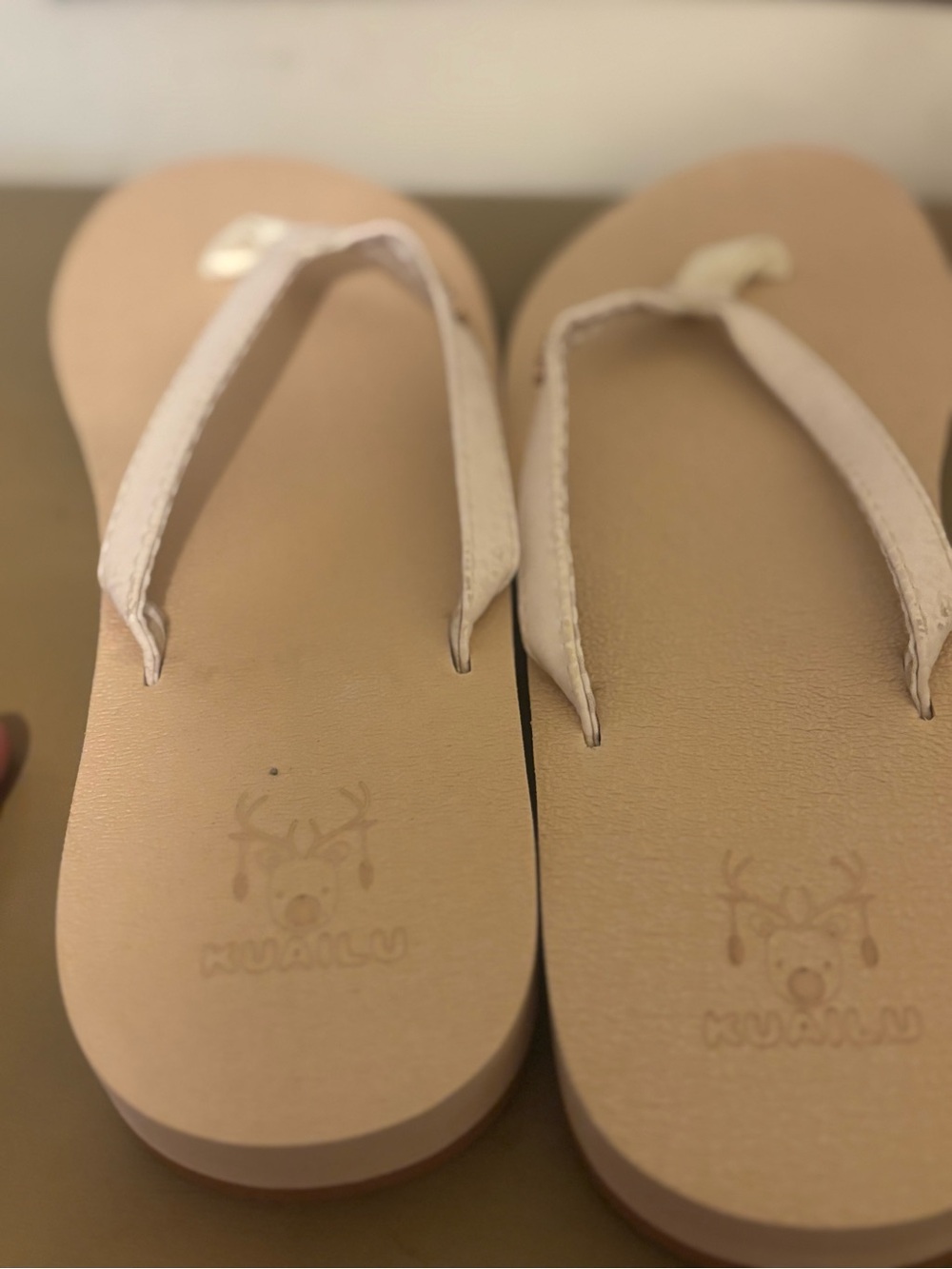 NWT Women’s Beige Flip-Flop Sandals with Soft Fabric Straps - Picture 3 of 8